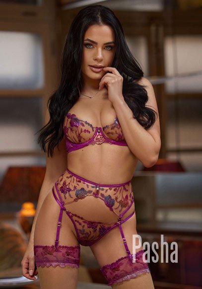 young london escort BONNIE PASHA