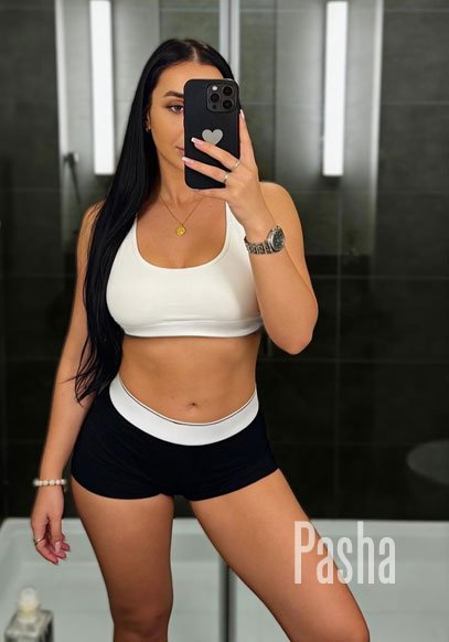 busty london escort MARTINA