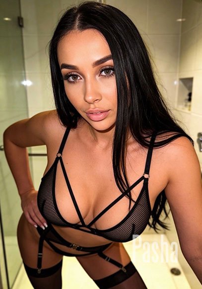 busty london escort MARTINA