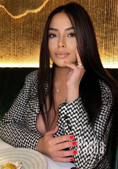 busty london escort SEMONIA PASHA