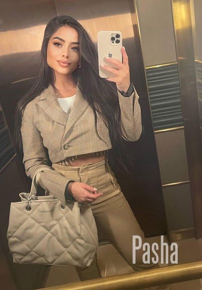 busty london escort SEMONIA PASHA