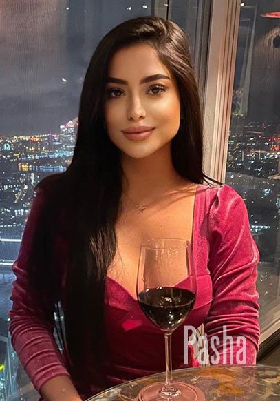 busty london escort SEMONIA PASHA