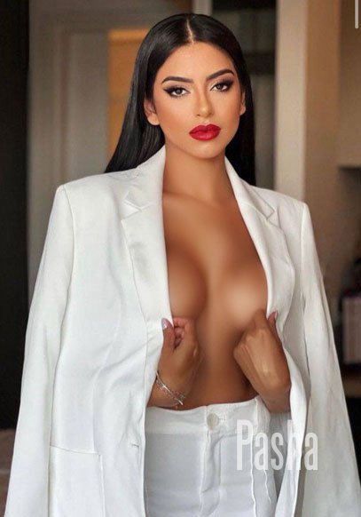 open minded london escort AMPERA