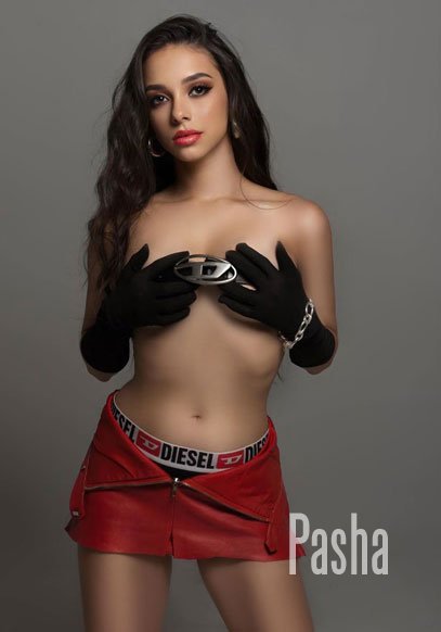 open minded london escort MALKY
